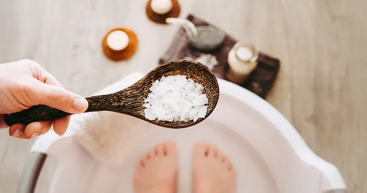 내성 발톱이 생겼는가? 이 가정요법들을 시도해보라