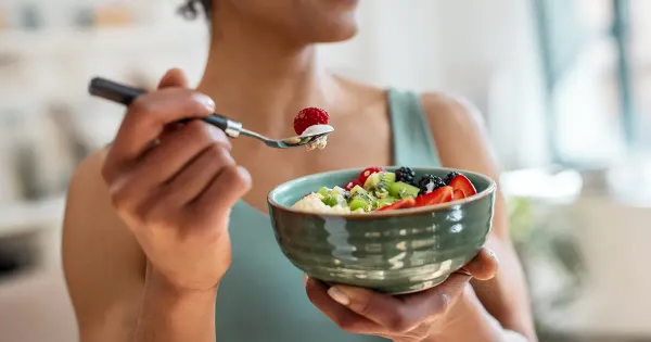 부담을 낮춘 식단 목표가 더 큰 변화를 이끈다는 새로운 연구 결과이다